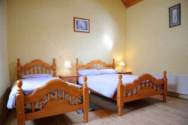 Griffins Holiday Cottage Дингл Экстерьер фото